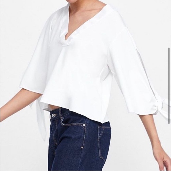 Zara Cropped V-Neck Toed Belled Sleeves - Picture 1 of 9